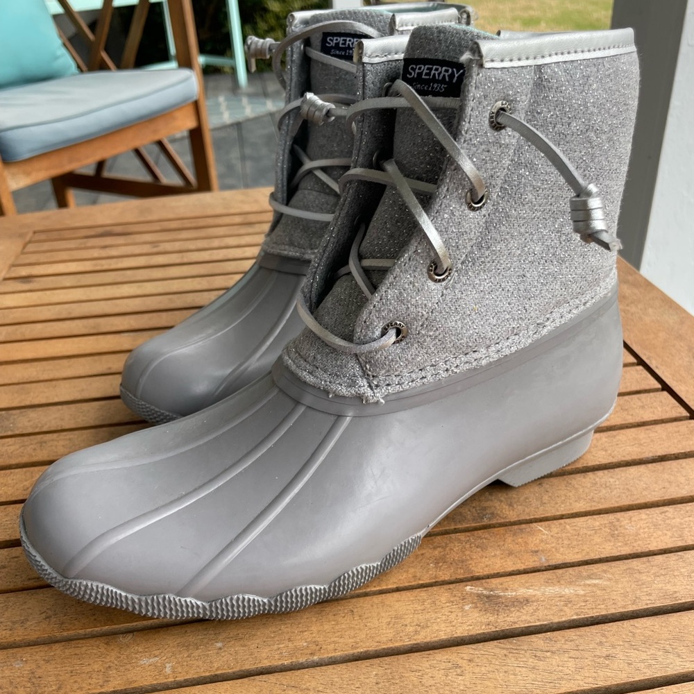 Woman’s Sperry Duck Boots Size 5 - image 1